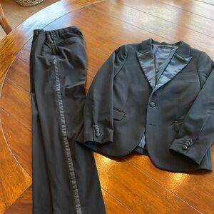 Boys Zara Tuxedo 11/12